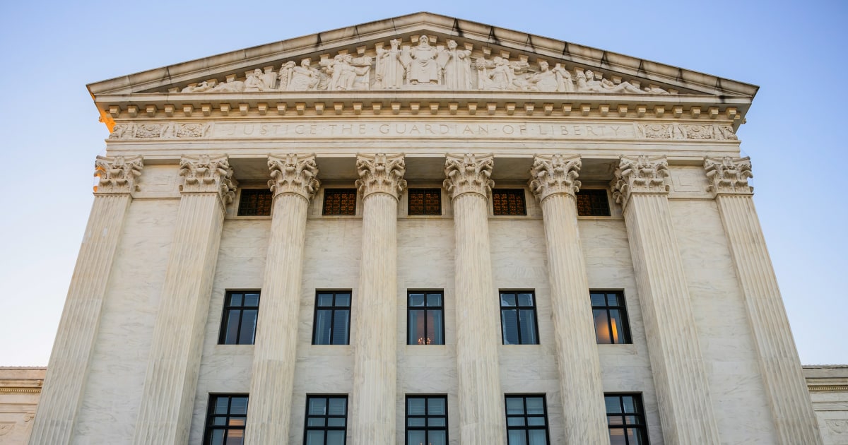 Supreme Court Temporarily Reinstates Texas Republicans' Redrawn Congressional Map