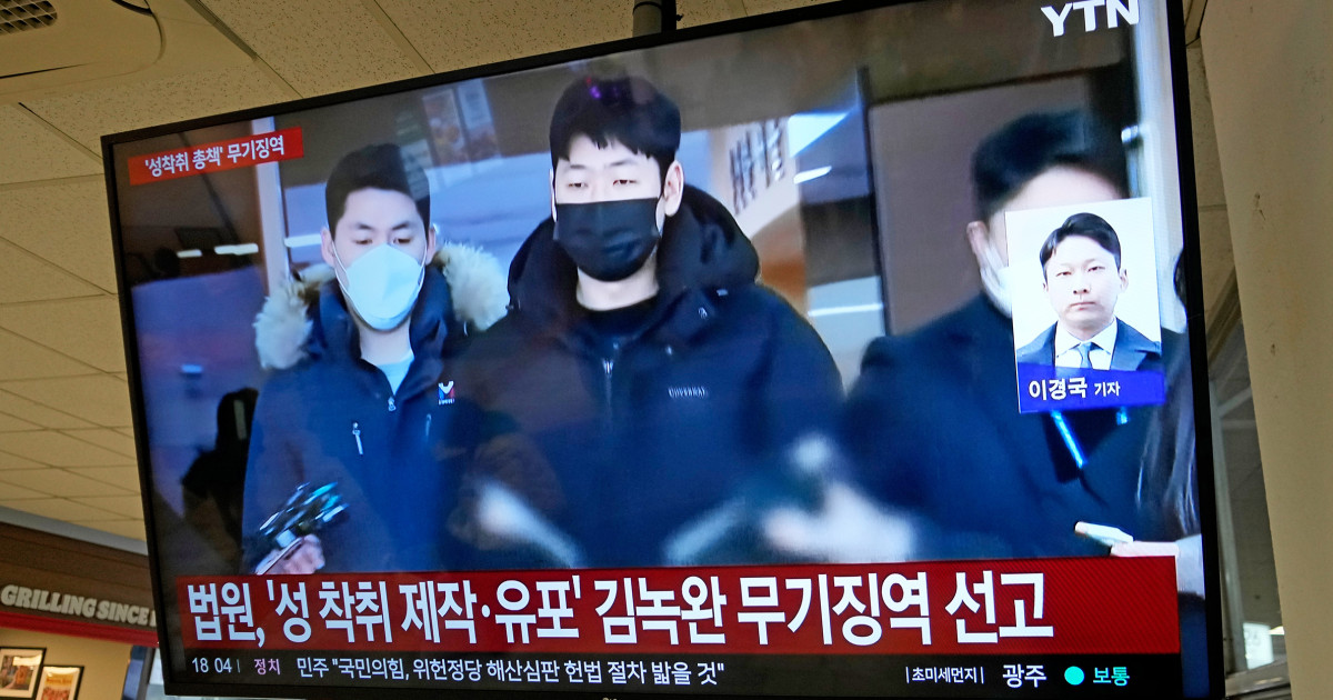 Südkoreanischer Mann wegen Erpressungsring, der Hunderte sexuell ...