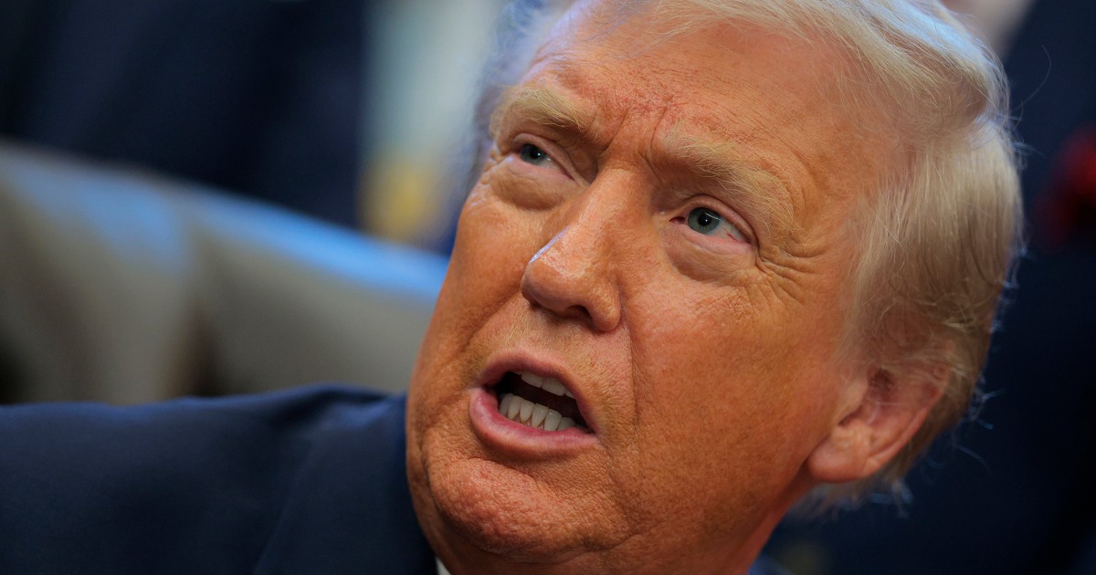 Trump disparages Somali immigrants for the second straight day, saying they've 'destroyed our country'