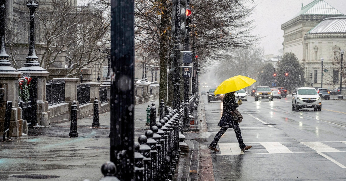 20 million under winter weather alerts as heavy snow targets West and Midwest