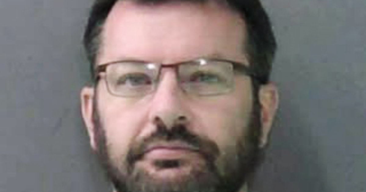 Army gynecologist is charged with secretly videotaping patients at Fort Hood