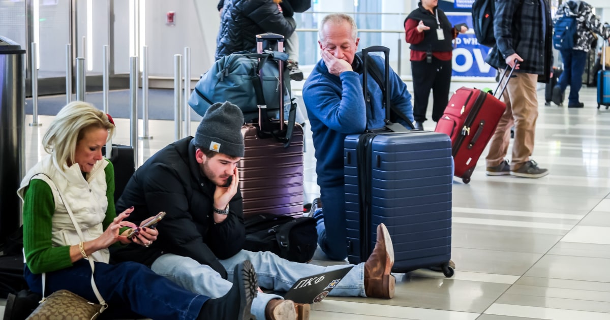 Winter weather and heavy winds put a freeze on post-holiday travel Winter weather and heavy winds put a freeze on post-holiday travel