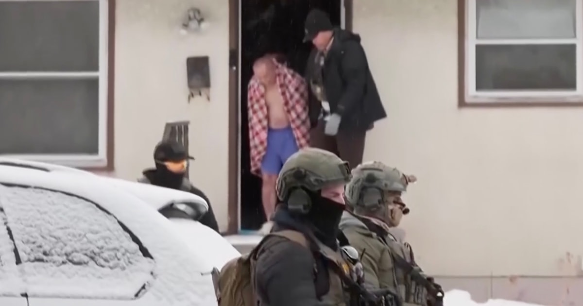 Article image for: U.S. citizen shares fear he felt when ICE took him from Minnesota home while nearly naked