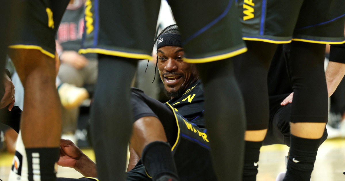 Warriors G Jimmy Butler goes down with right knee injury against Heat, will have MRI