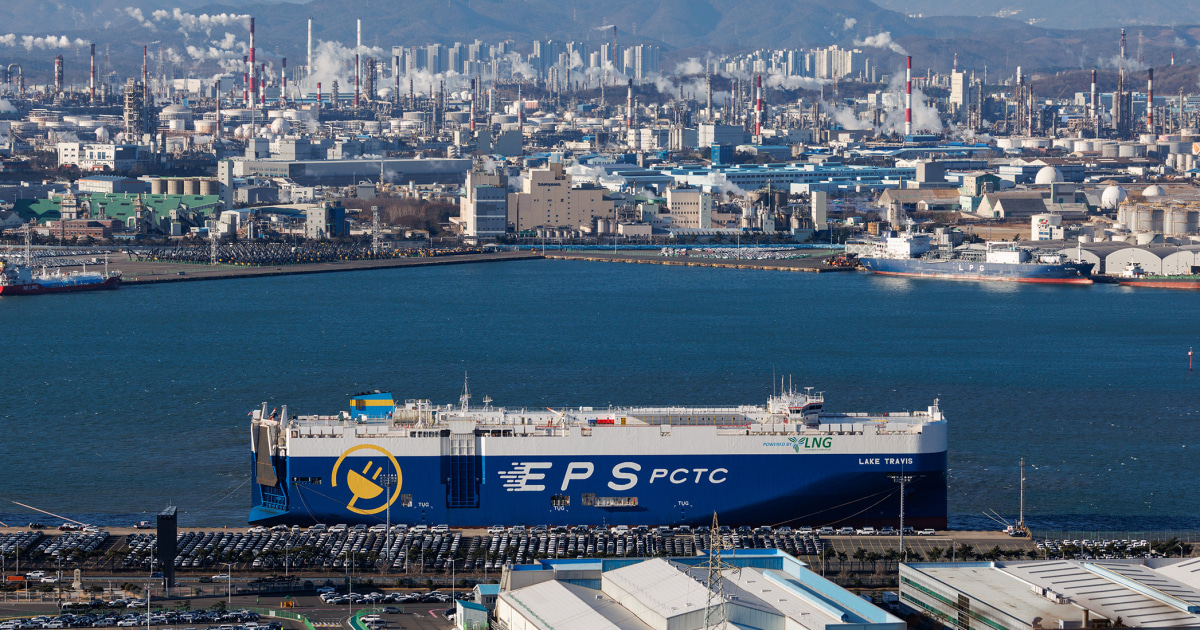 Trump says he's hiking tariffs on South Korean goods to 25%