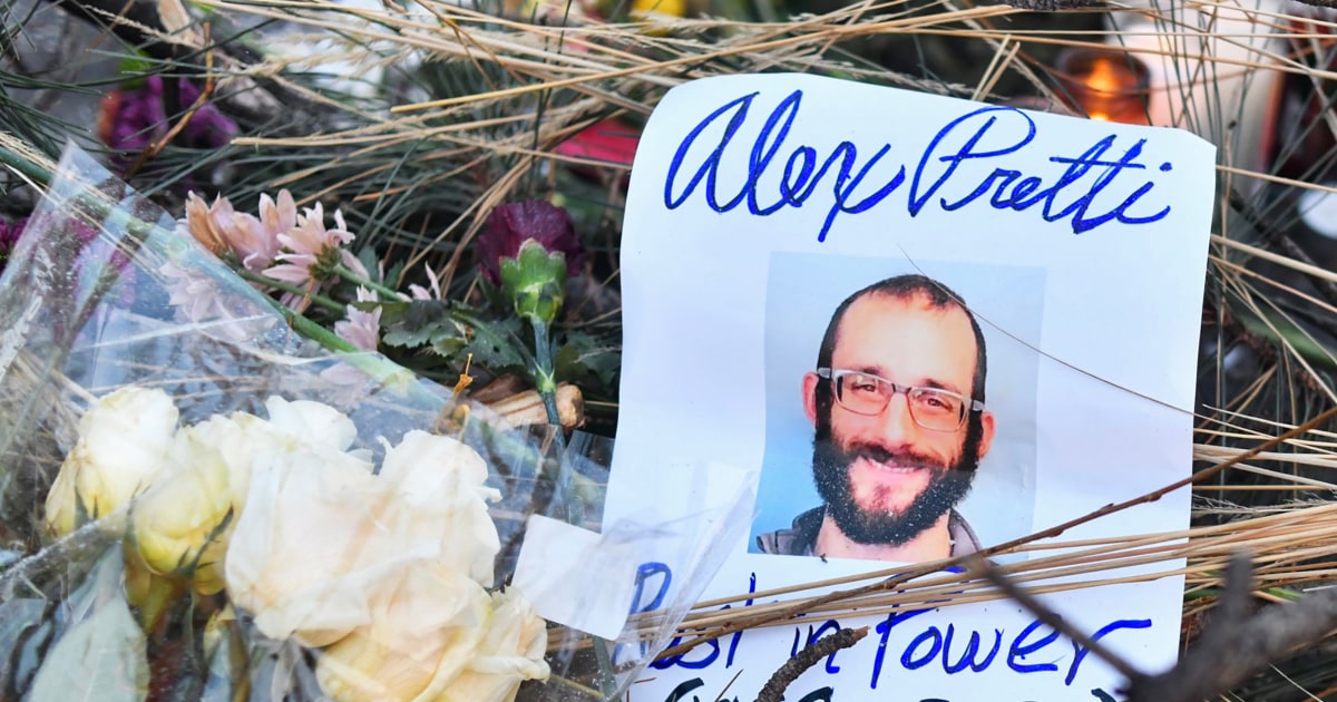 Two federal officers fired guns in Alex Pretti shooting, initial DHS report says