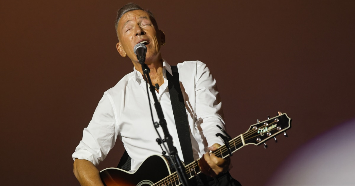 Bruce Springsteen’s 'Streets of Minneapolis' anti-ICE protest song hits No. 1 on iTunes