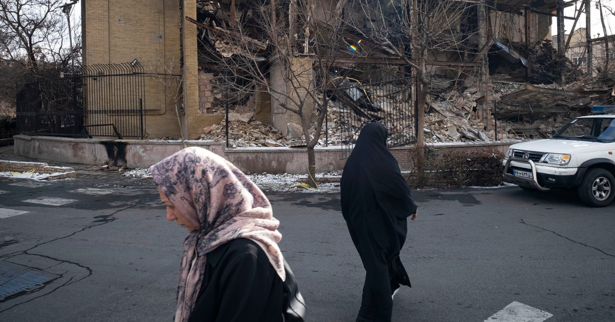Through carnage of the government crackdown, Iranian protesters looked to Trump