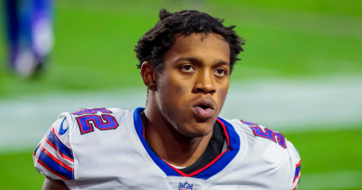 Former NFL linebacker charged with girlfriend's murder