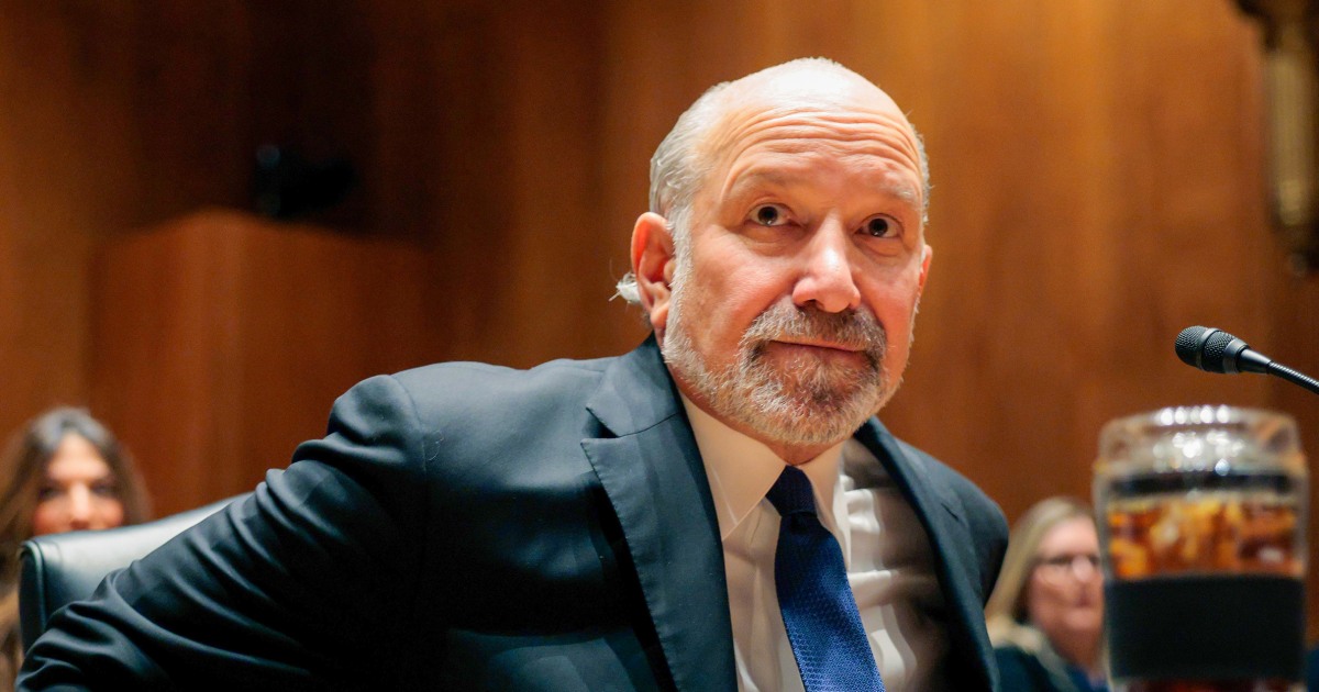 Under Fire For Epstein Ties, Commerce Secretary Howard Lutnick Defends Visiting His Private Island - Beritaja