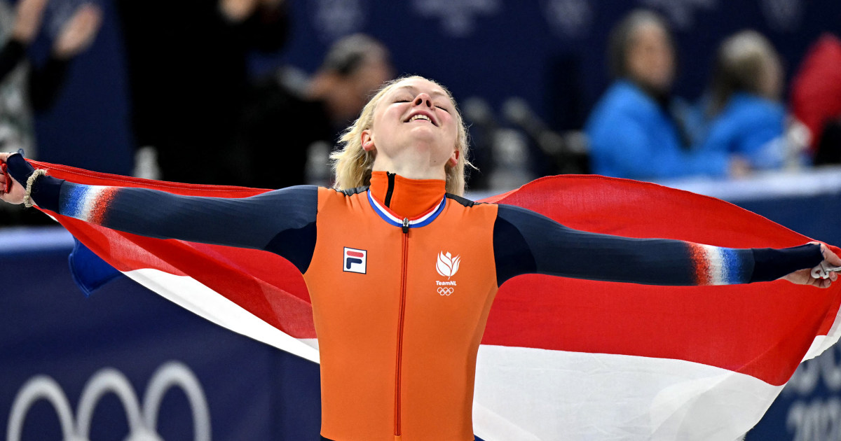 Xandra Velzeboer wins women's 1,000m in short track speedskating for the dominant Dutch