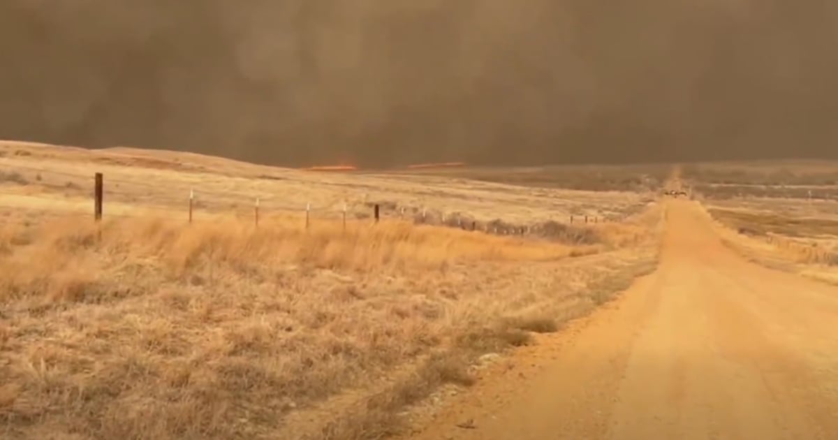 Wildfires rage in Oklahoma as thousands urged to evacuate a small city