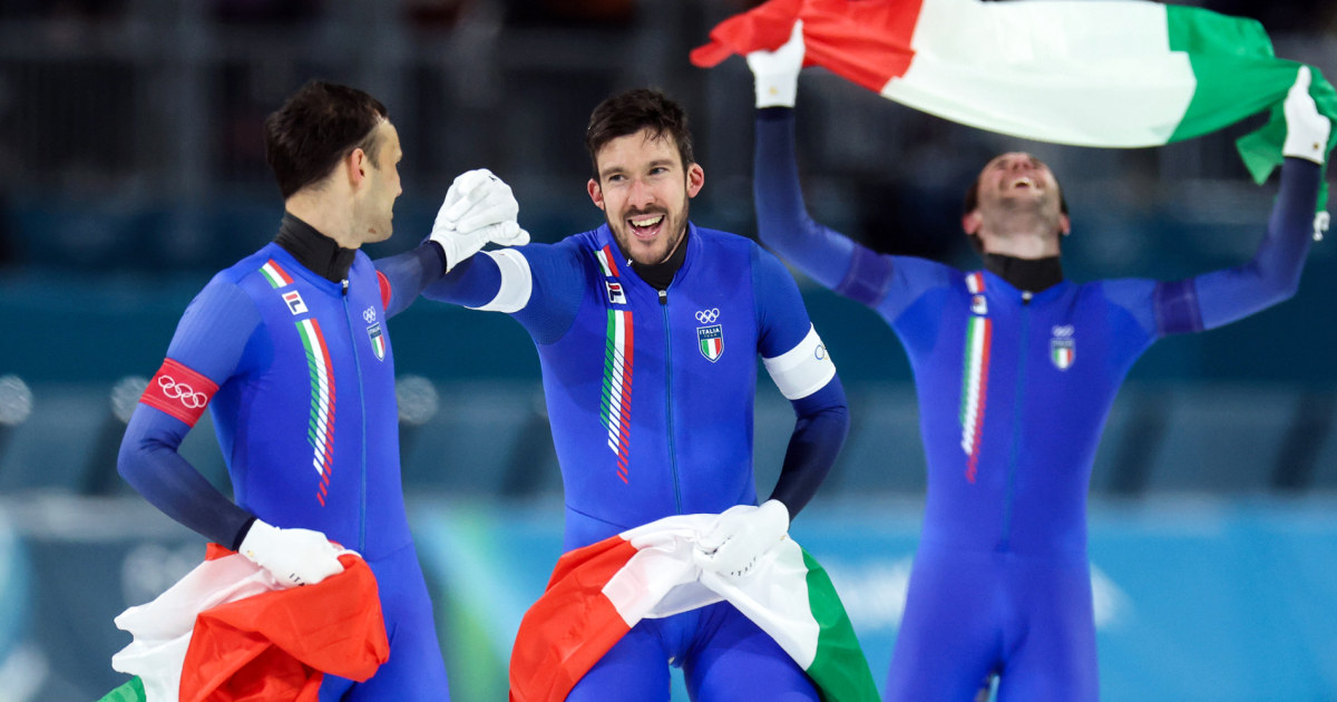 Italy pulls off a stunner to defeat the U.S. in men's speedskating team pursuit