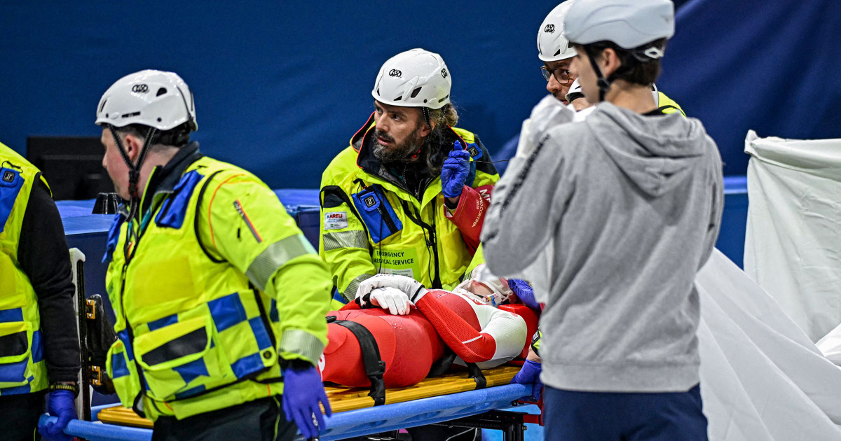 Polish speedskater stretchered off after opponent's blade slices her face