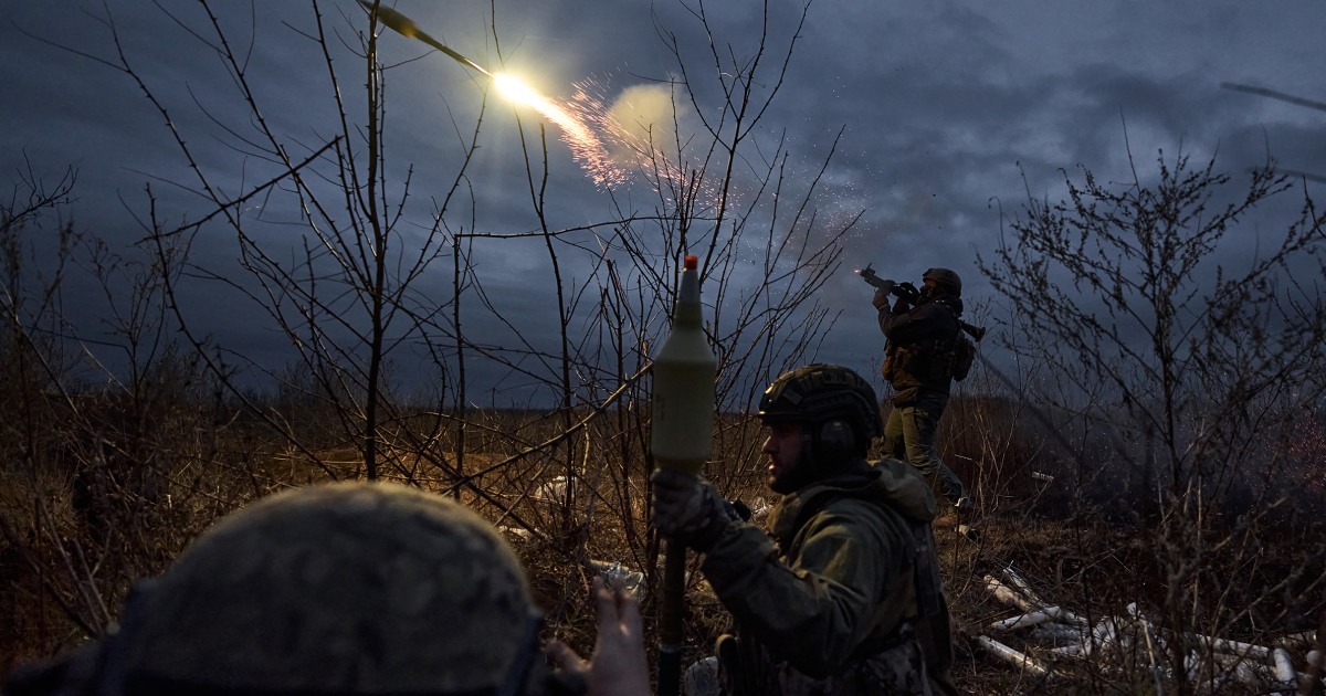 nbcnews.com - Trump's tumbling economic numbers and a frustrated Zelenskyy: Morning Rundown