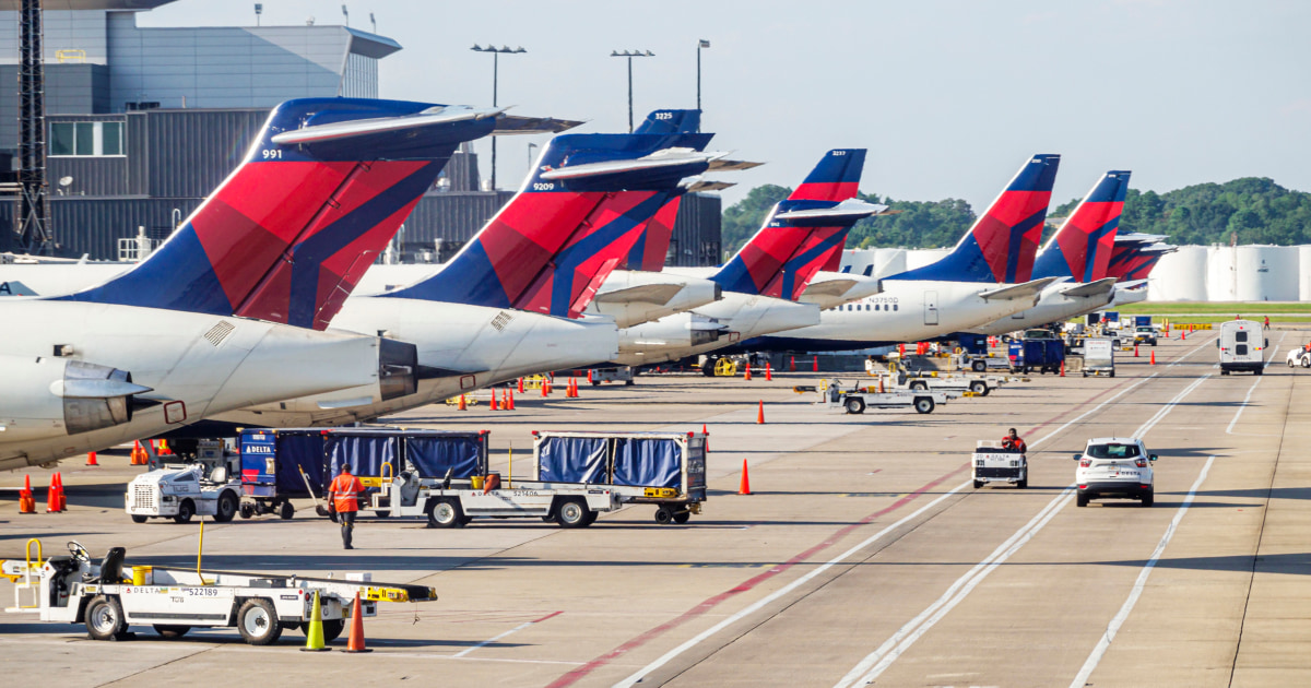 3 injured as turbulence hits Delta flight landing in Sydney