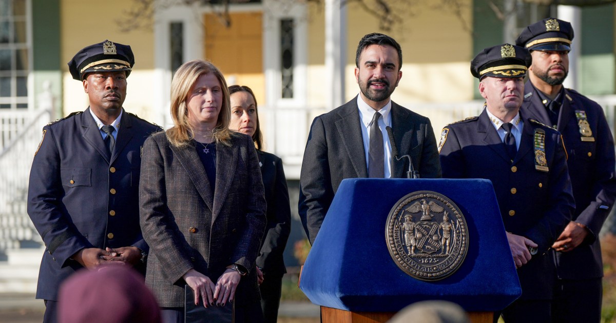 Explosive thrown near NYC mayor's home being investigated as 'ISIS-inspired' terrorism, officials say