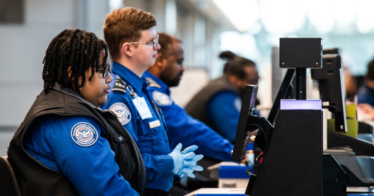 Long security lines form at airports as TSA agents miss first full paychecks amid DHS standoff Long security lines form at airports as TSA agents miss first full paychecks amid DHS standoff