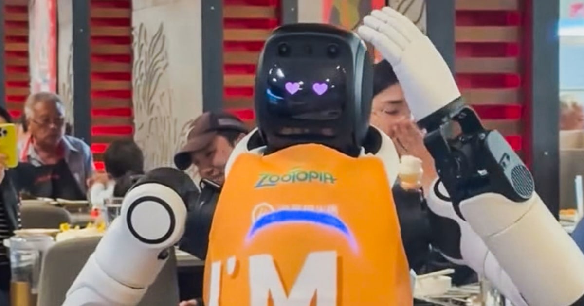 Dancing robot busts a move, and dishes, after going rogue at California hotpot restaurant
