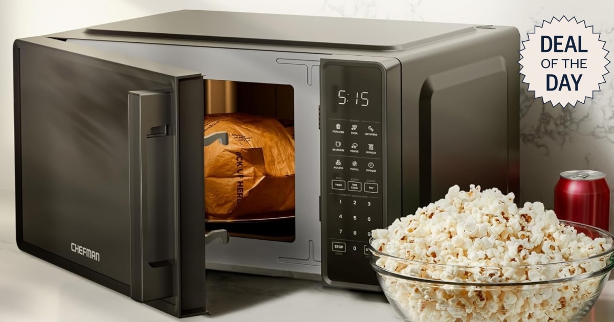 This microwave has over 2,100 perfect ratings and is currently 31% off