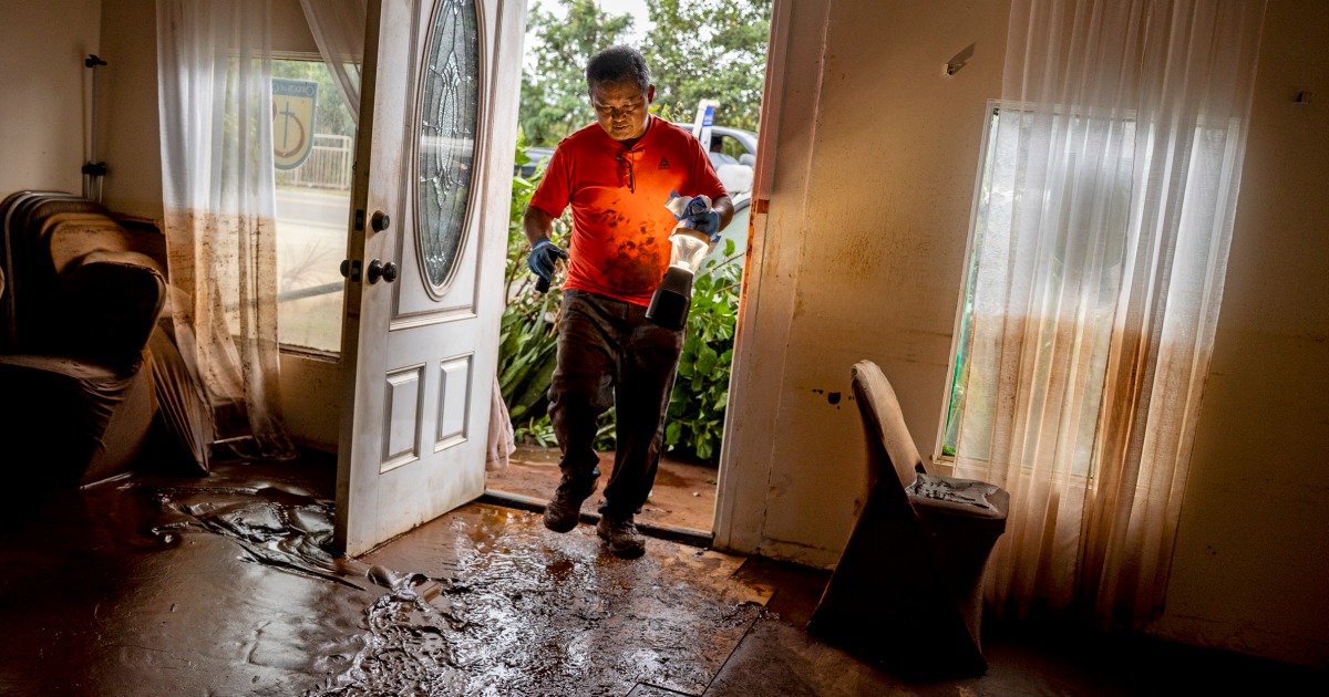 Flood risk continues in Hawaii as North Shore residents return to destroyed homes