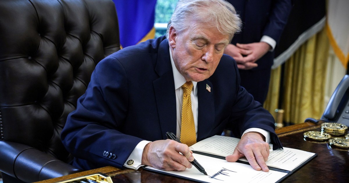 Trump's signature to appear on paper currency in a first for a sitting president