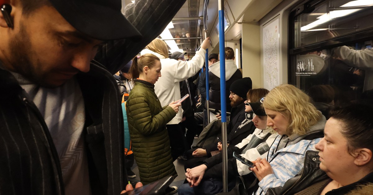 As Putin Takes Russia Off The Grid, There Are Growing Signs Of Discontent