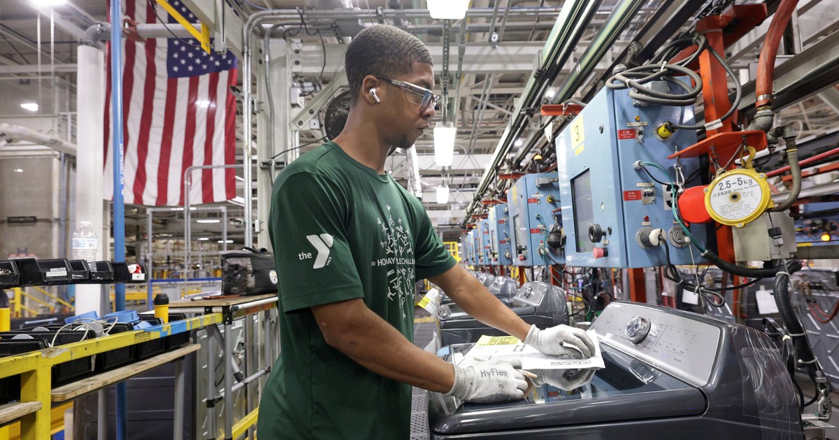 What falling wage growth says about where the U.S. economy is heading