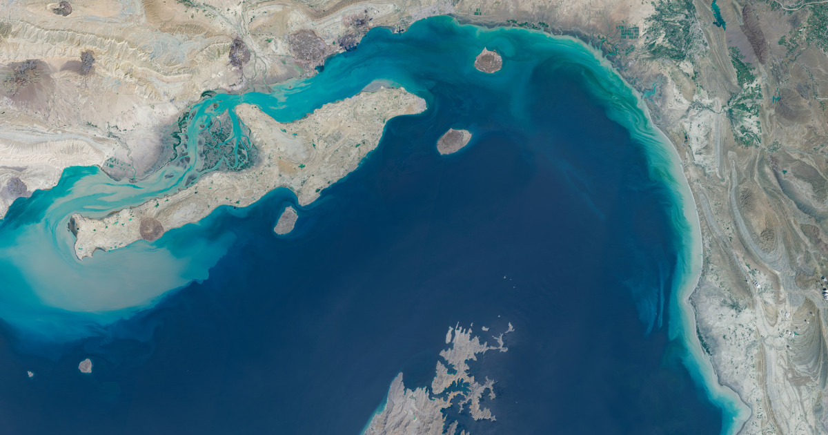 Live updates: U.S. says blockade has 'completely halted' Iran trade; Tehran threatens shipping in Gulf and Red Sea