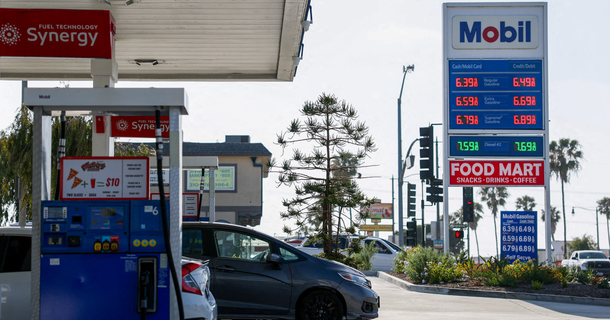 Gas Prices Hit $4.39 Per Gallon In Biggest One-day Jump Since Iran Ceasefire Announced - Beritaja