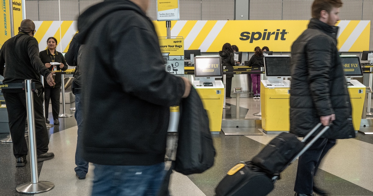 After Spirit Collapse Strands Travelers, Here's What To Know About Refunds And Rebooking - Beritaja