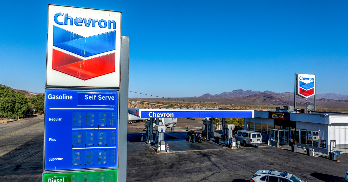 Gas Prices Rise To $4.46 Per Gallon And Oil Jumps As Shippers Stay Out Of Strait Of Hormuz - Beritaja