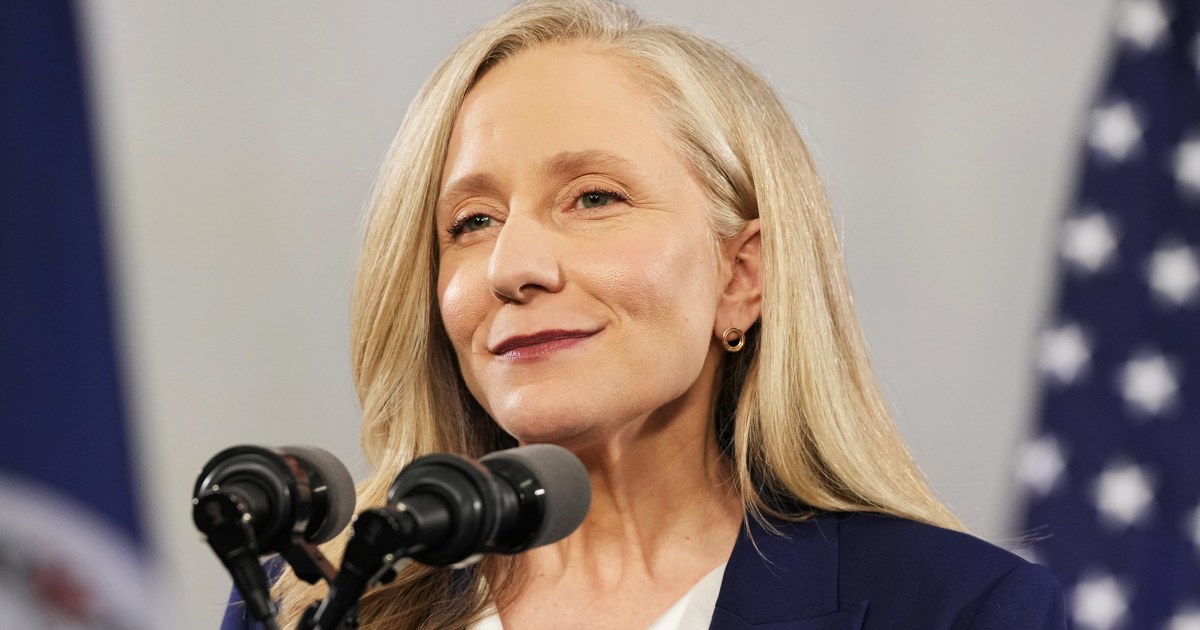 Virginia Gov. Abigail Spanberger to sign order responding to federal agents at polls