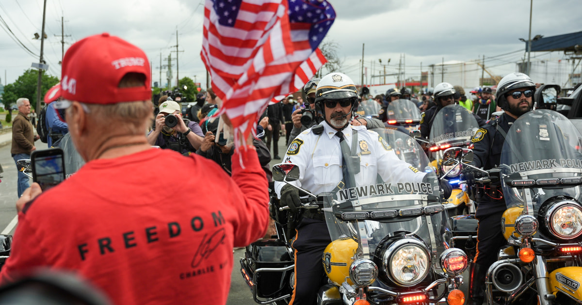 Dueling Protests Draw Heavy Police Presence Outside New Jersey Ice Detention Center Amid Allegations Over Conditions - Beritaja