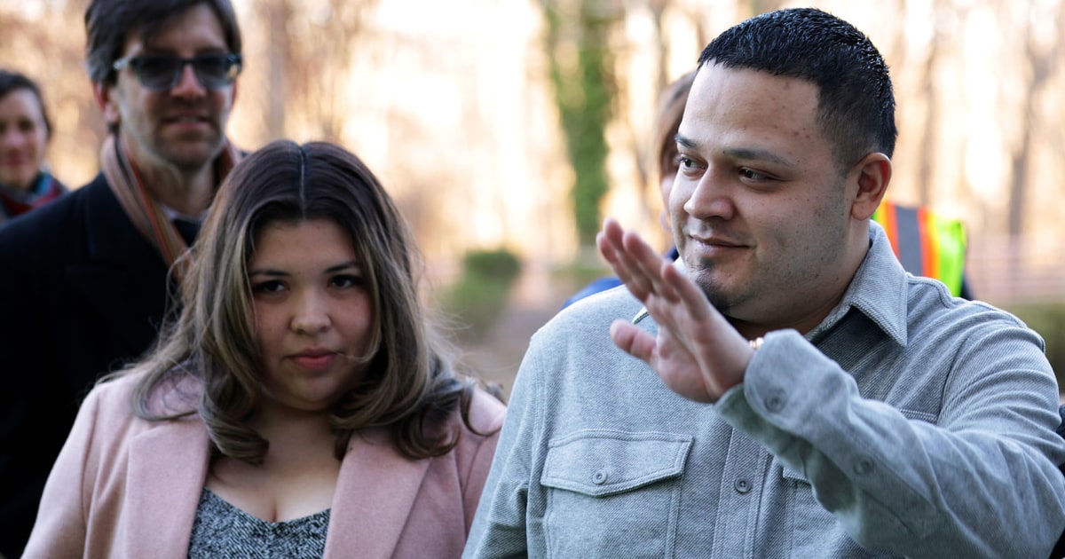 Judge Dismisses Criminal Charges Against Kilmar Abrego Garcia In Human Trafficking Case - Beritaja
