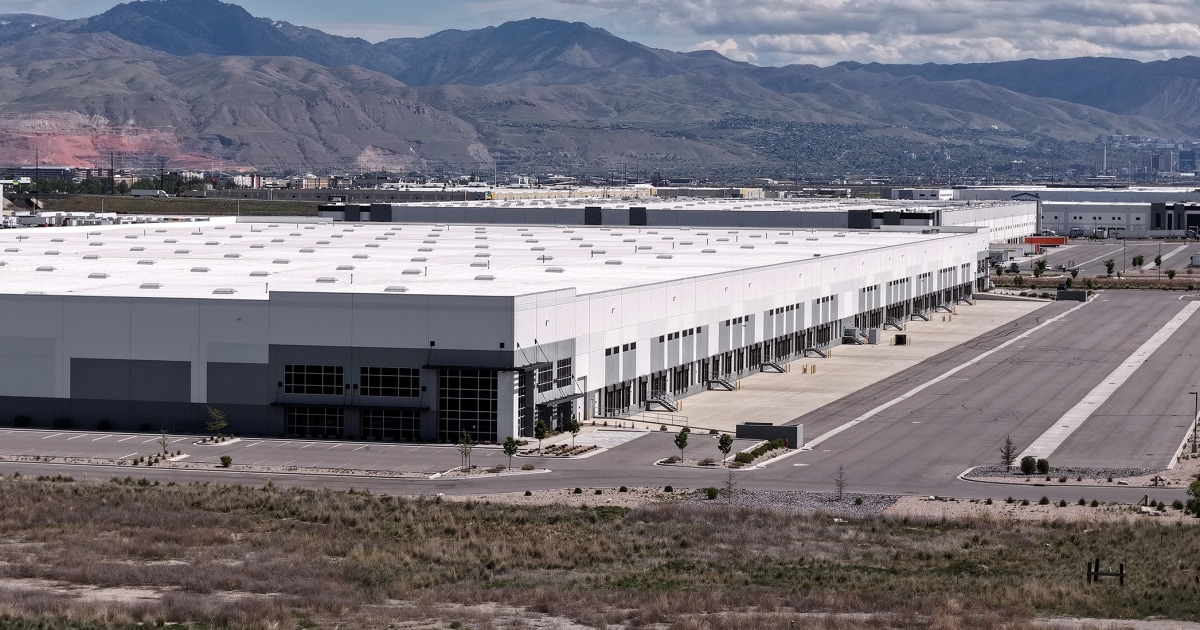 Ice Eyes Selling Mega-warehouses Purchased For Mass Detention - Beritaja