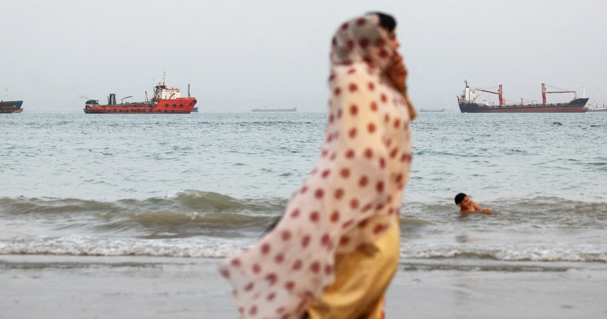 Oil Set For Biggest Monthly Drop In 6 Years, Bringing Consumers Some Relief - Beritaja