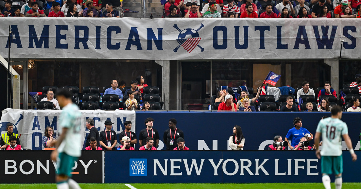 Team Usa’s Loudest Supporters Say Fifa Pushed Them To Upper Deck For World Cup - Beritaja
