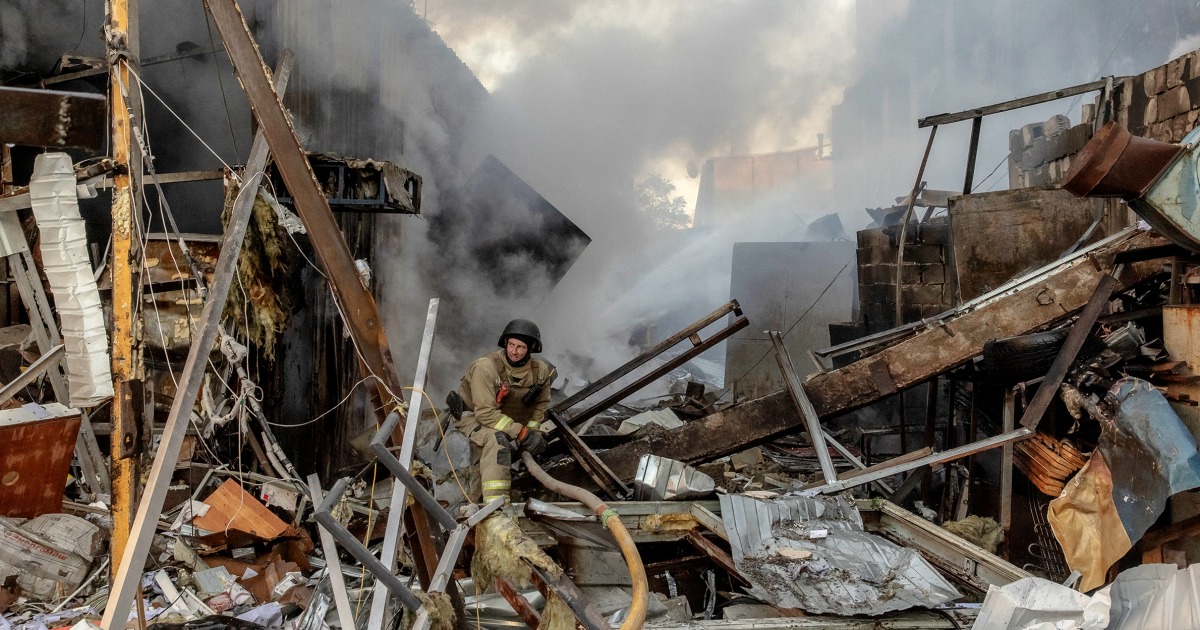 RUSSIA KILLS 16 IN UKRAINE; KYIV PLEADS TRUMP FOR AID