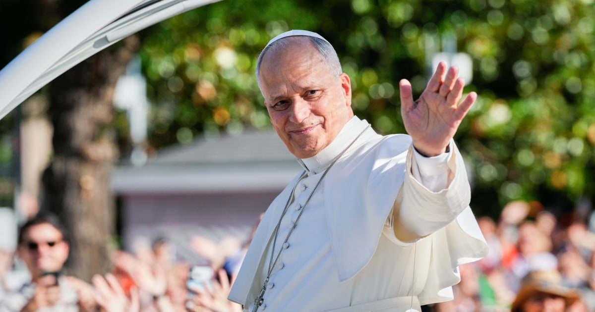 Um milhão de pessoas vão às ruas de Madrid para assistir à procissão das tapeçarias do Papa