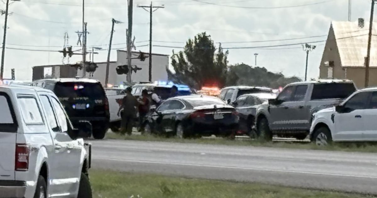 At least 1 dead, 11 victims in active shooting incident in Texas; gunman barricaded in standoff