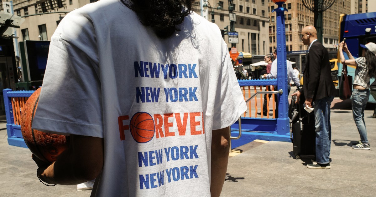 One Win Away From Glory, Knicks Fans Don’t Want To Miss The Moment — Or Jinx It - Beritaja