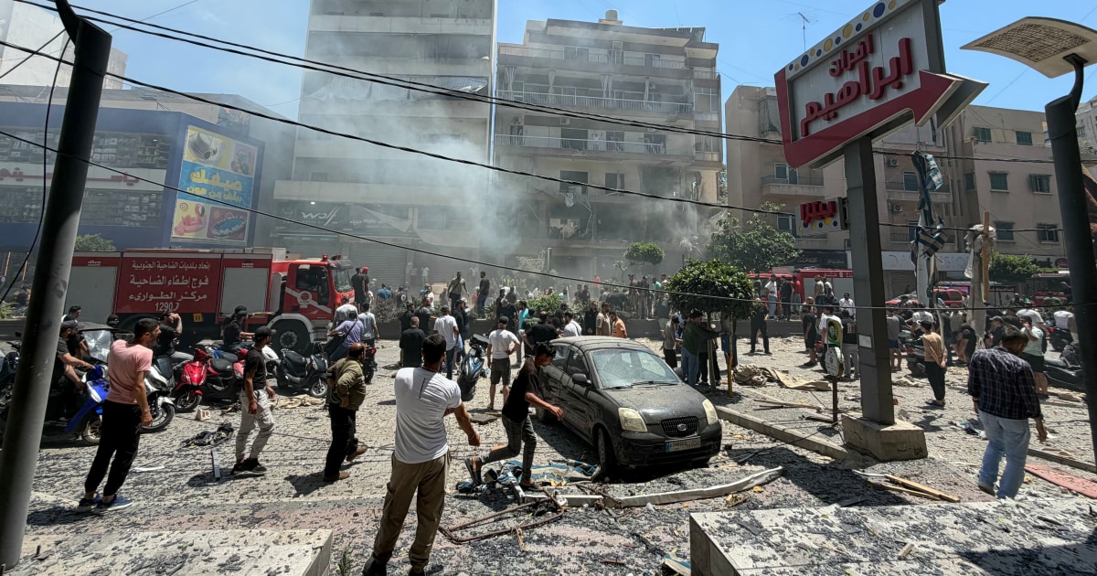 Israel persists with attacks in the southern outskirts of Beirut. Israel persists with attacks in the southern outskirts of Beirut.