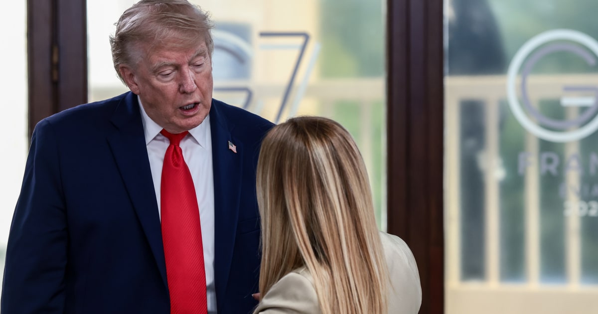 Giorgia Meloni, da Itália, diz que Trump “inventou completamente” a afirmação de que ela lhe pediu uma foto