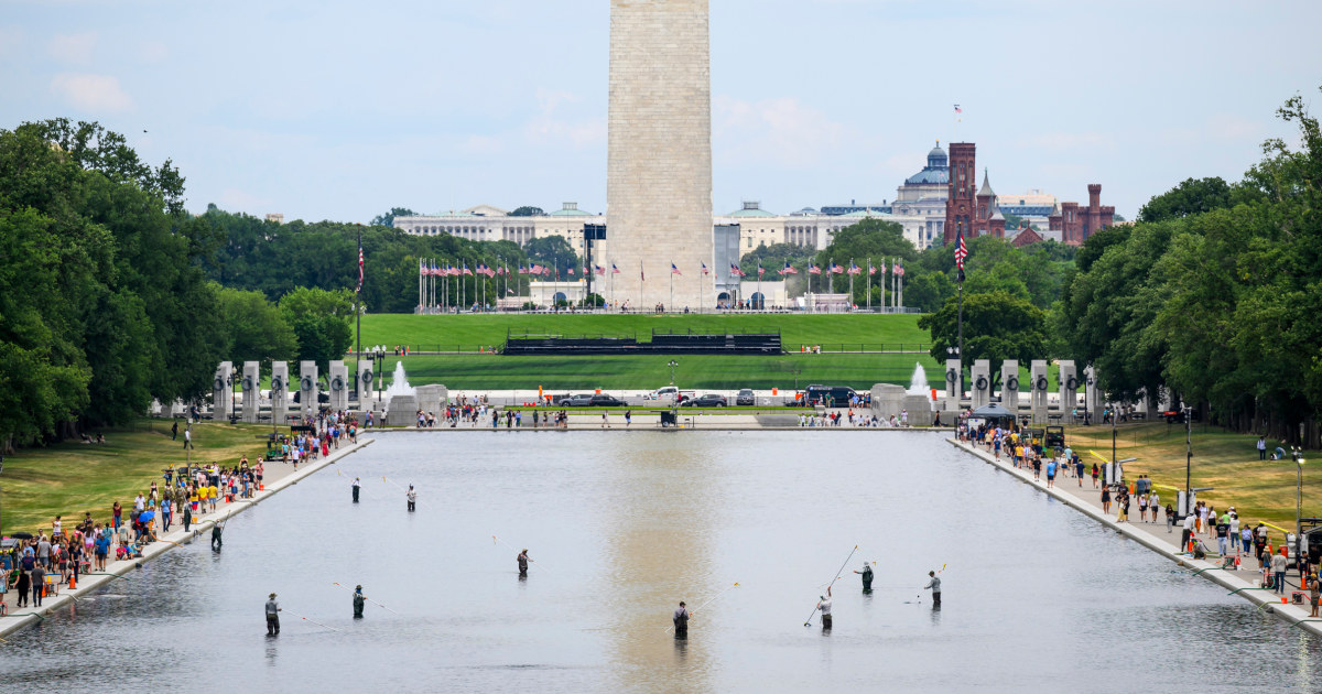 At Least Five People Arrested For Allegedly Tampering With Reflecting Pool, Officials Said - Beritaja