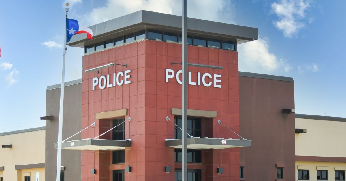 2 sisters and their friend charged with murder in fatal stabbing of 32-year-old woman - BERITAJA