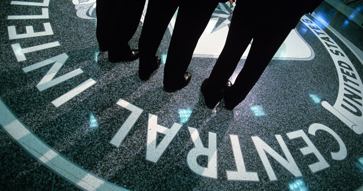 Court Orders Trump Administration To Rehire Fired Intelligence Officers - Beritaja