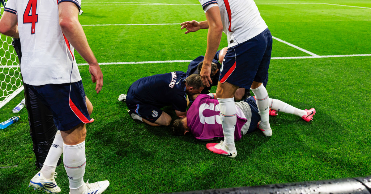 Jordan Henderson, da Inglaterra, gravemente ferido durante as comemorações de ‘Wonderwall’ após a vitória na Copa do Mundo