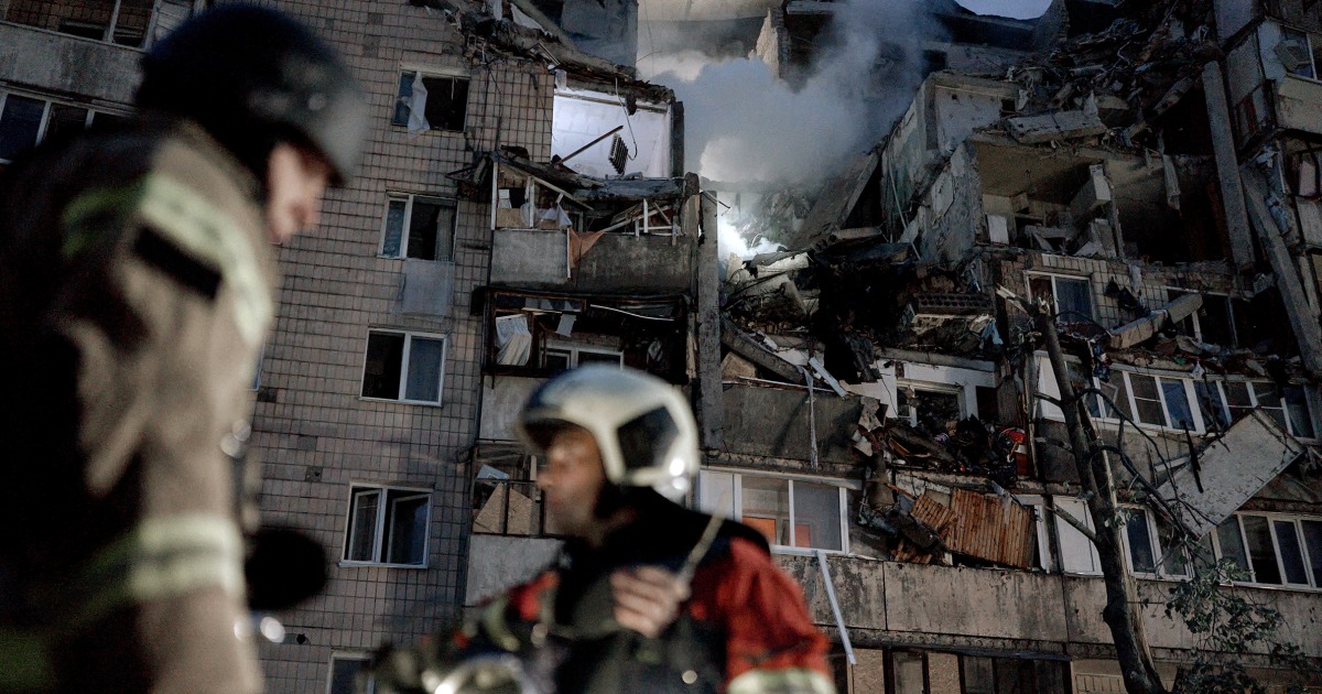 Russian Strikes on Kyiv Kill 10; Ukrainian Drones Wound 2 in Russia
