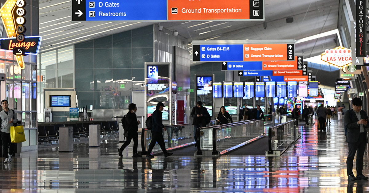 ICE agents in plainclothes handcuff man at Las Vegas airport, shocking onlookers